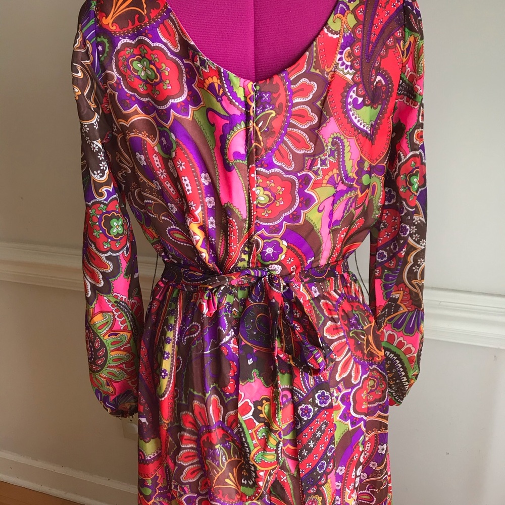 Gorgeous vintage dress